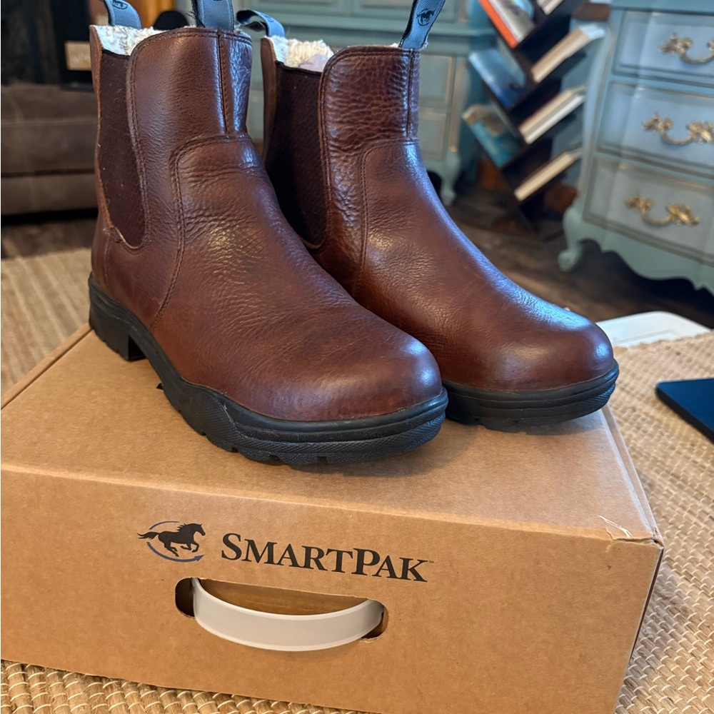 Smartpak Women's Leather insulated Waterproof Paddock / barn boots equestrian